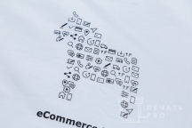 Белые футболки с логотипом «ECOMMERCE»
